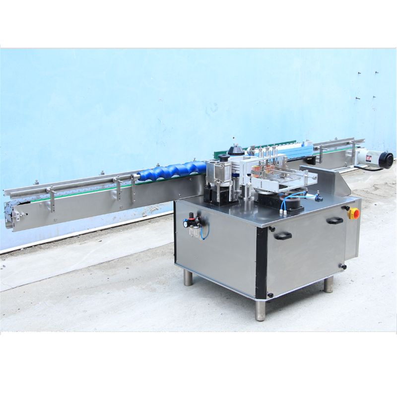 Automatic wet glue labeling machine Round glass plastic bottles wet glue labeling machinery linear cold paste labels applicator for food products wine bottles 